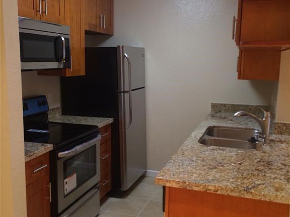 3rd image of 370 Half Moon Ln