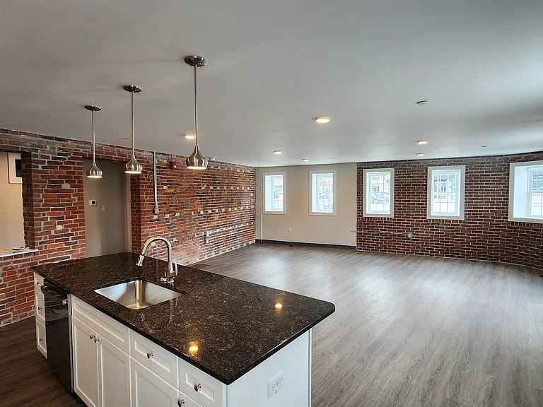Foster's Place — Photo 18