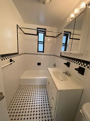 Rented by Oxford Property Group | media 7