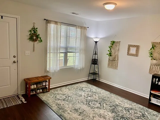811 Millsgrove Court *2 - 1 — Photo 2