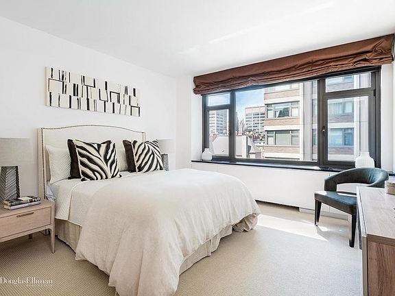 5th image of 160 E 65th St APT 11C