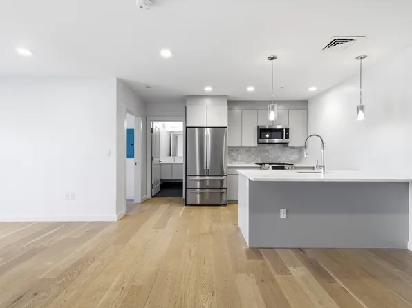 16 Boardman St Unit 202, Boston, MA 02128