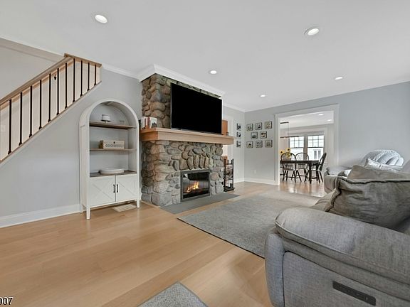 4th image of 58 Ramapo Rd
