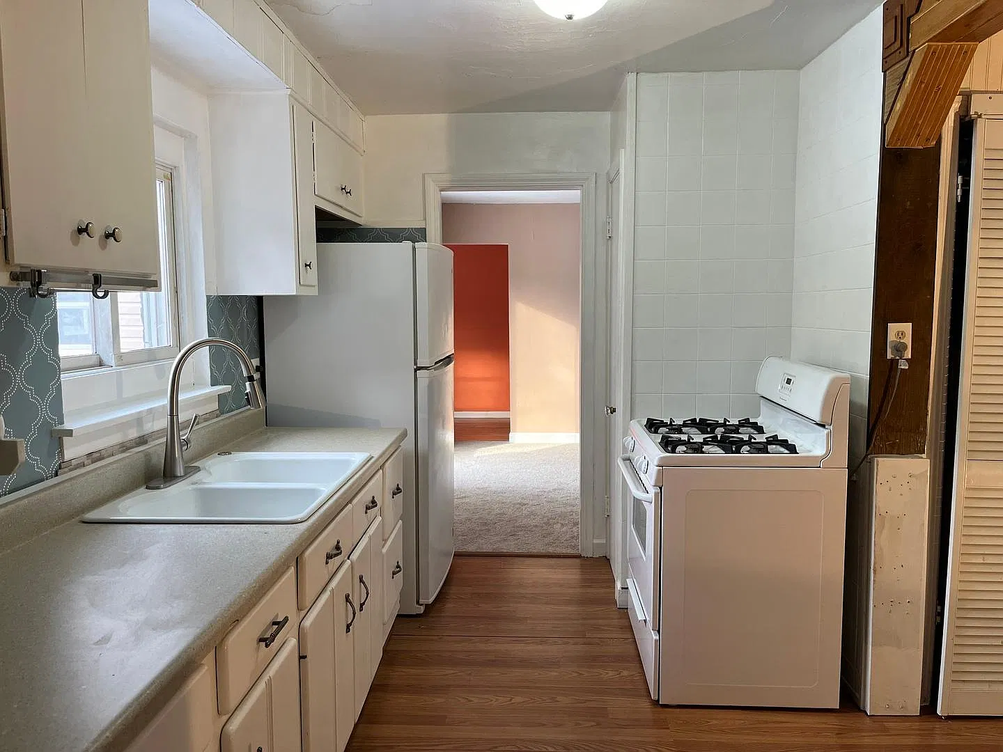 2 bed, 2000 sqft, $3,000 — Photo 2