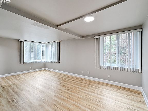 2nd image of 1205 SW Cardinell Dr Unit 609