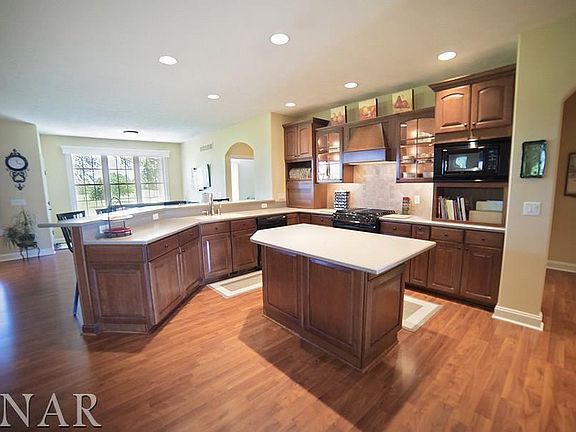 3rd image of 2 Prairie Vista Ct