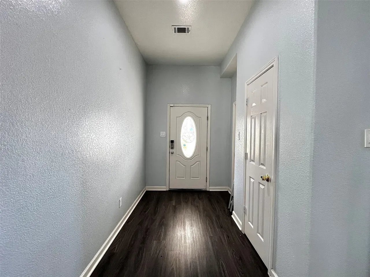 3 bed, 1649 sqft, $1,995 — Photo 4