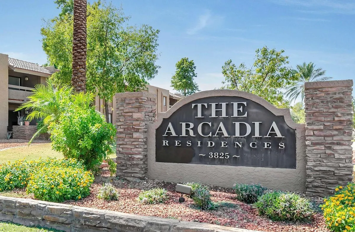 Building Photo - 3825 E Camelback Rd #159