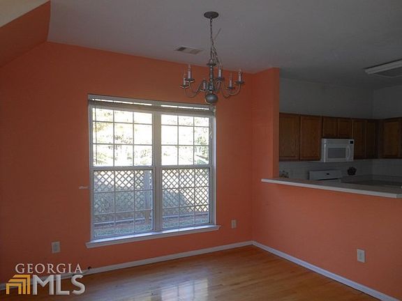 4th image of 994 Redwood Dr