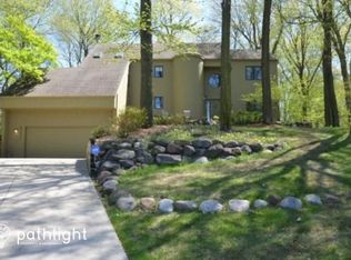 6875 Charis Ct, Eden Prairie, MN 55346
