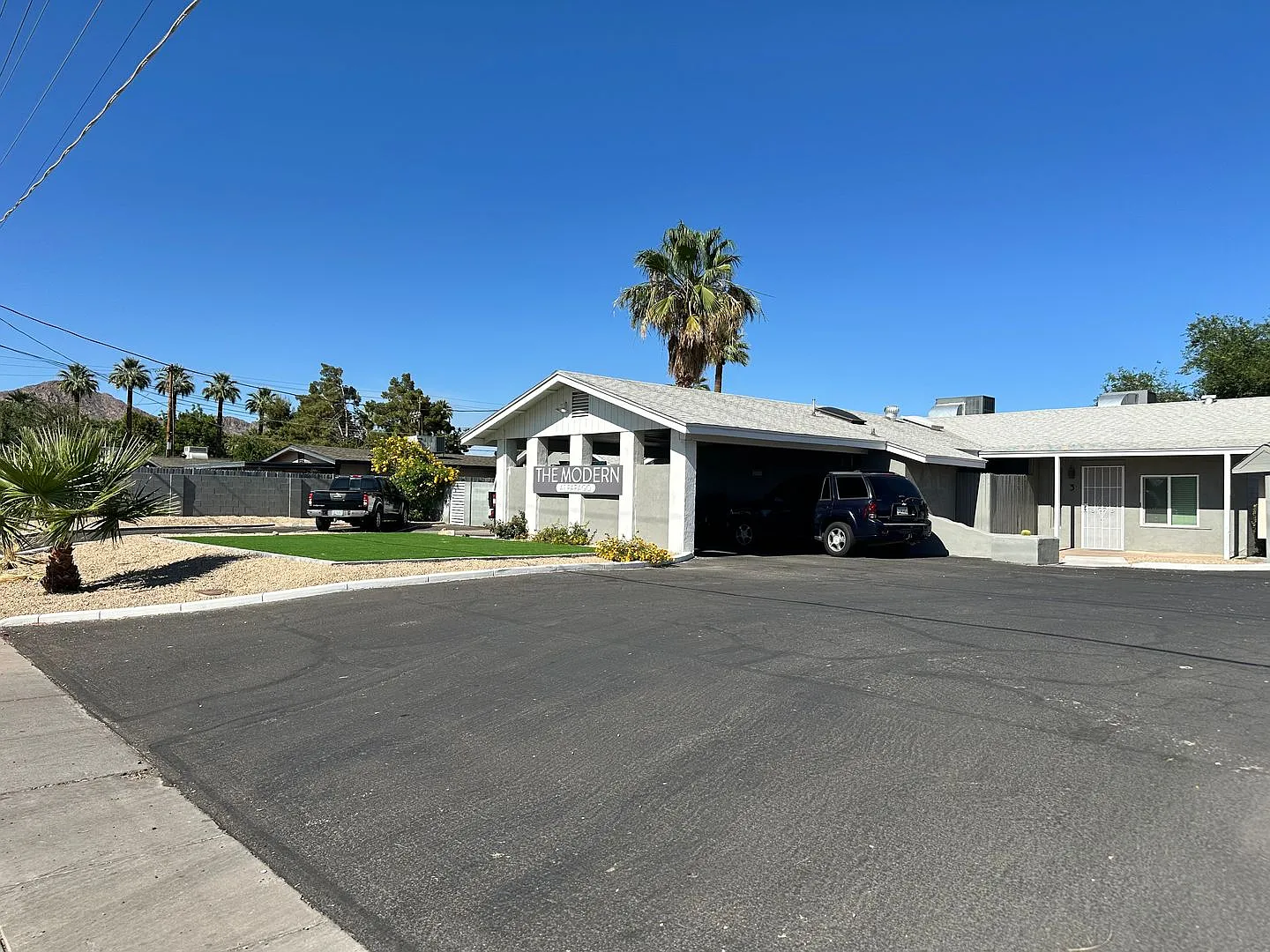 Great Ground Level Unit, Prime Area, Overlooking Pool! — Photo 2