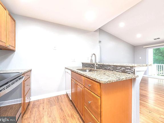 5th image of 11411 Little Patuxent Pkwy #4105