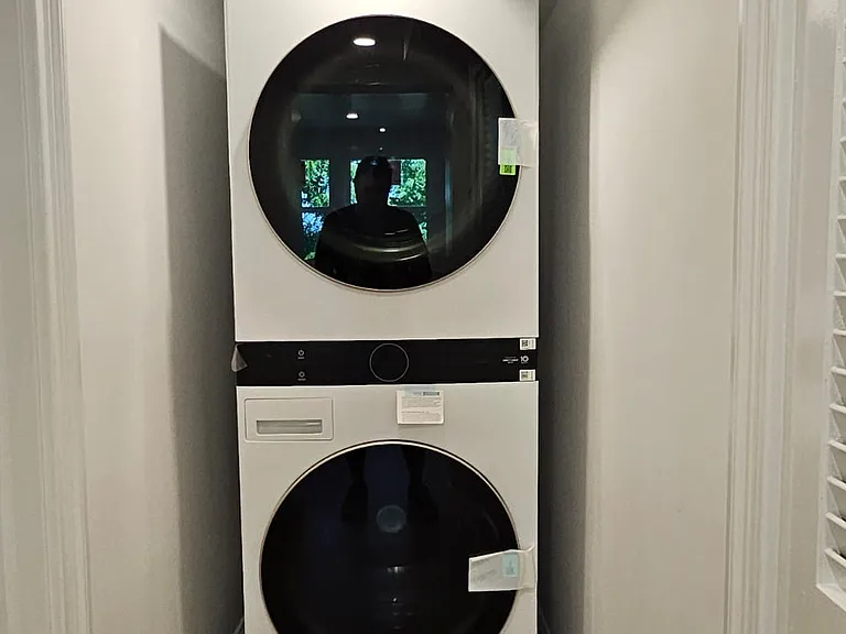 Brand new, full size LG washer & vented dryer