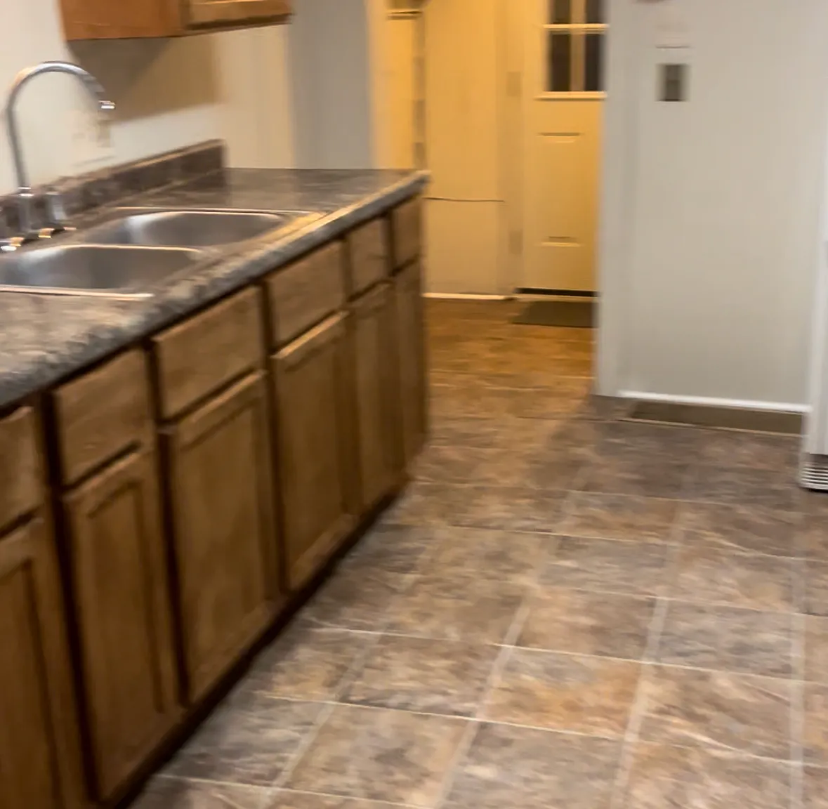 2 bed, 1200 sqft, $1,400 — Photo 3