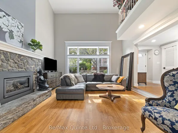 99 Bridge St E #5, Belleville, ON K8N 1M2