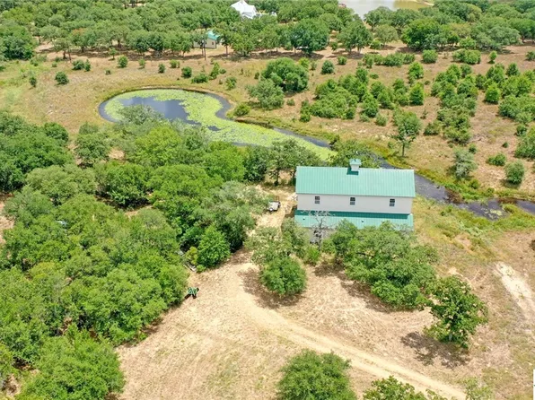 1257 Miller Creek Loop, Weimar, TX 78962