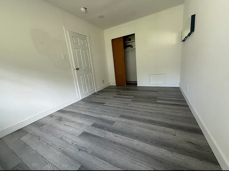 5 Van Wagoner Ave — Photo 8