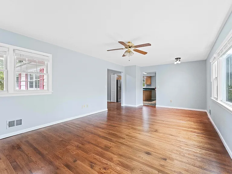 1057 Lakewood Rd — Photo 4