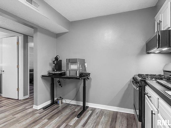 5th image of 1914 Jeanette Ln APT 6
