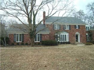 12806 N Osage Rd, Anchorage, KY 40223