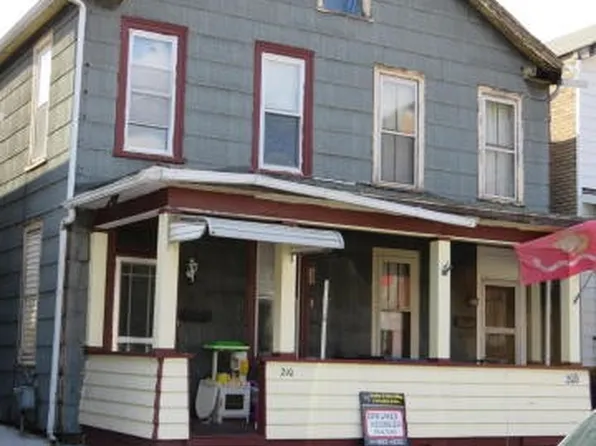 210 9th St, Renovo, PA 17764