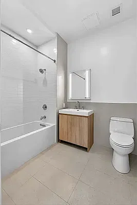 Bathroom, photo 1