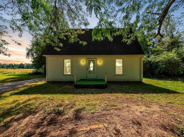 13009 S Custer Rd, Dundee, MI 48131