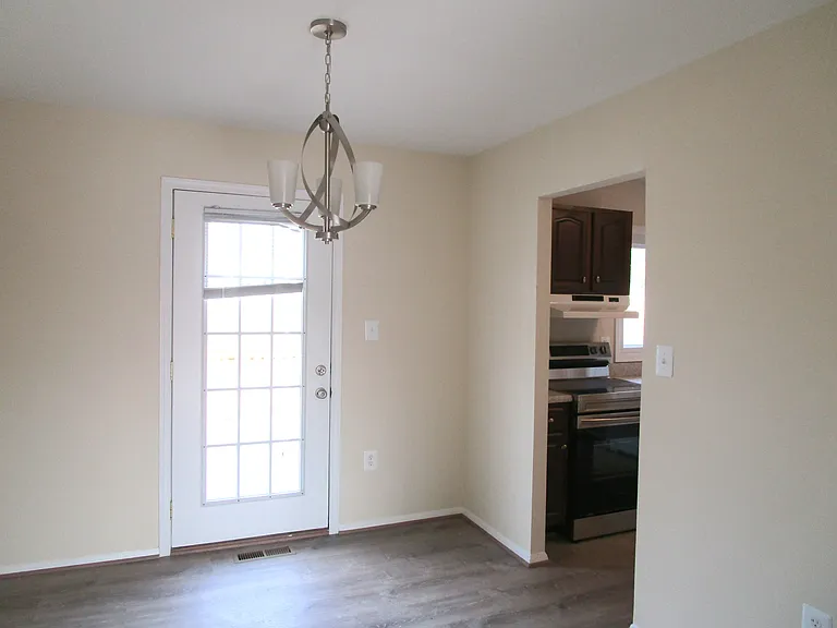 2404 Maytime Dr — Photo 3