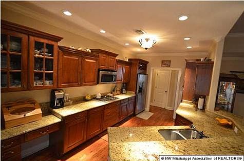 5th image of 2851 Poplar Woods Dr