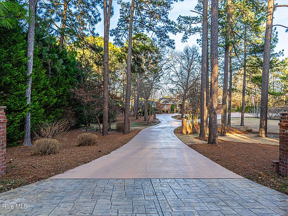 2nd image of 415 Manley Avenue