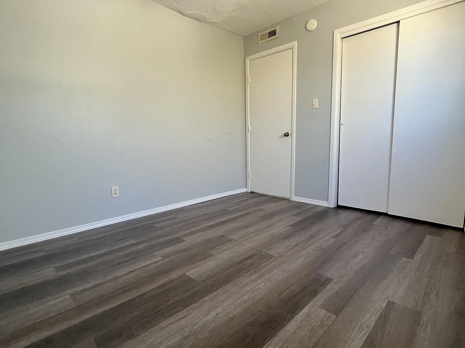 324 Vermont Street Northeast - D — Photo 4