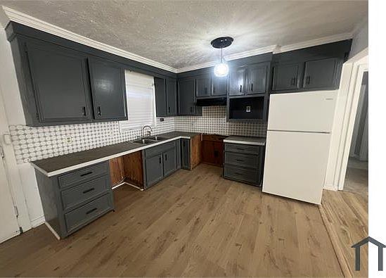 5th image of 2445 Vernon Dr