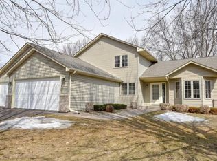 1249 Frisbie Ave E, Maplewood, MN 55109