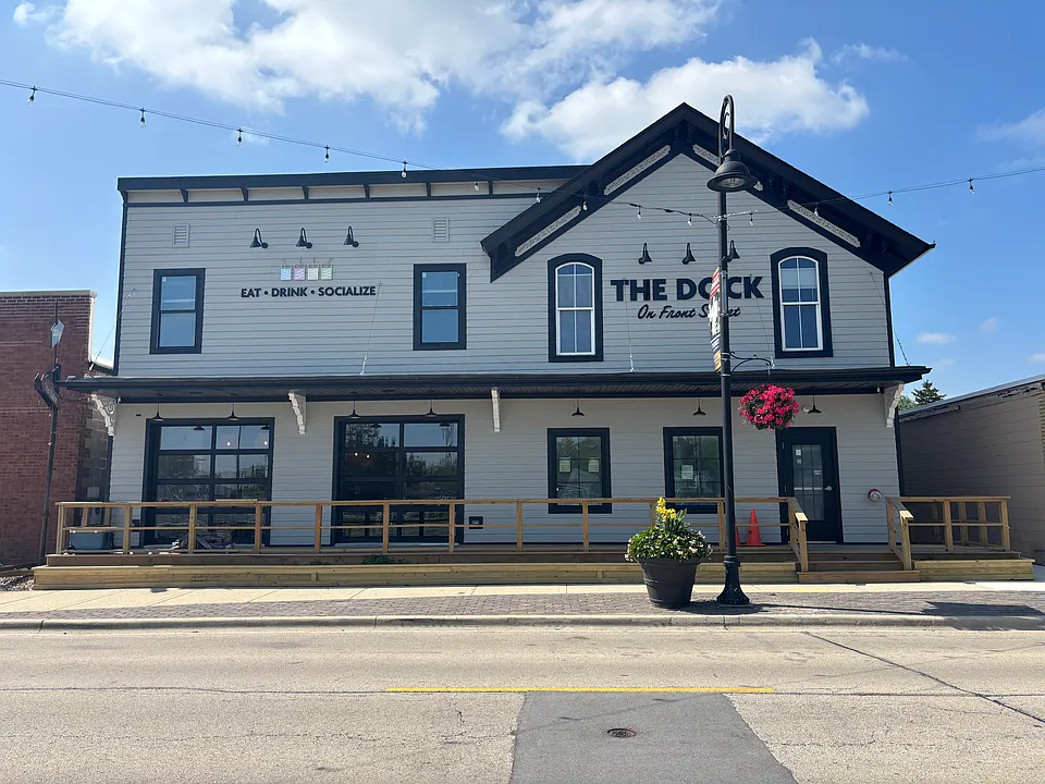 11116 Front St #202