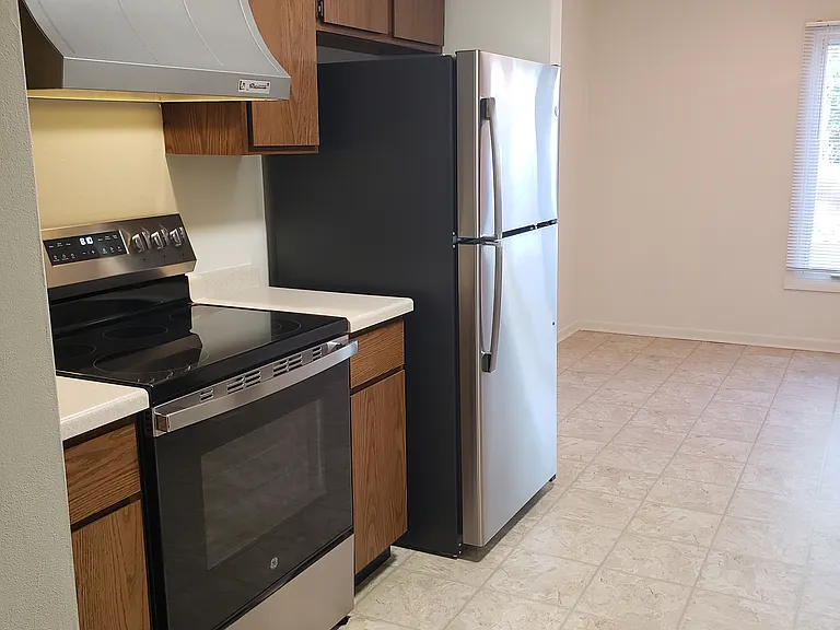 4312 Douglas Rd — Photo 9
