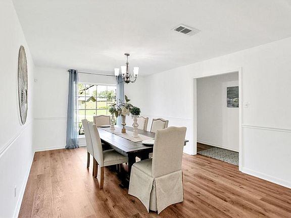 4th image of 1315 S Chateau Cir