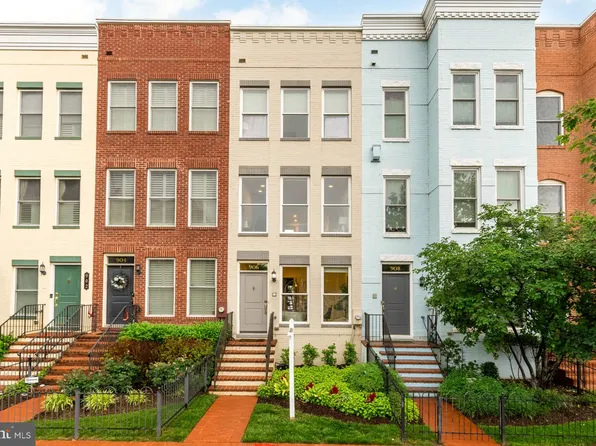 906 3rd St SE, Washington, DC 20003