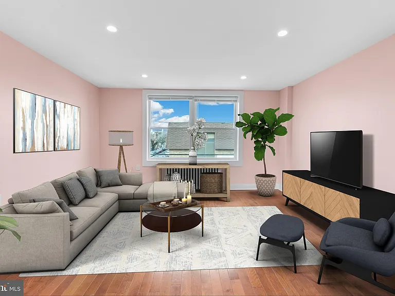 1440 W Porter St #2 — Photo 1