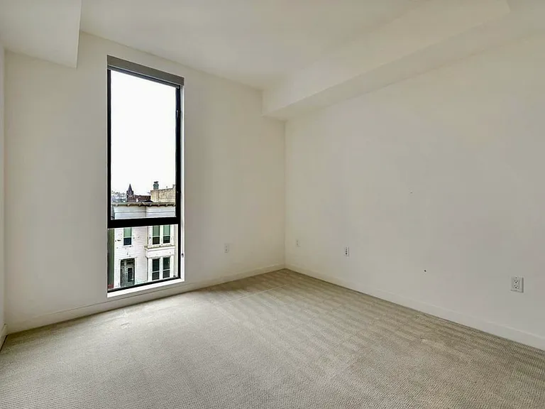 1188 Valencia St #404 — Photo 9