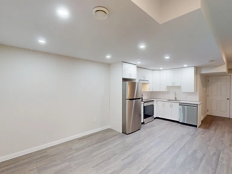 163 Legacy Glen Ct SE — Photo 4