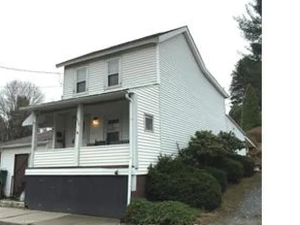 630 E Front St, Lansford, PA 18232