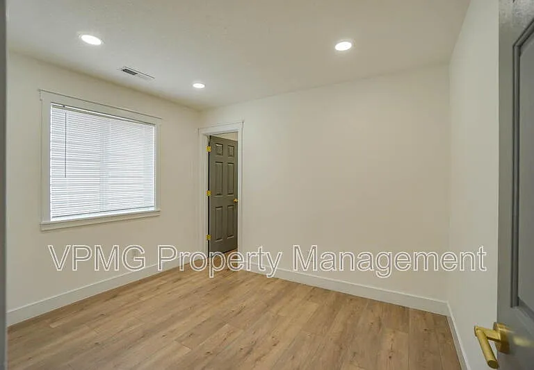 423 NW 153rd St — Photo 29