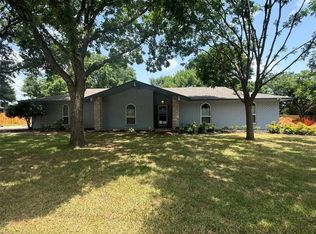 3909 W Sublett Rd, Arlington, TX 76017