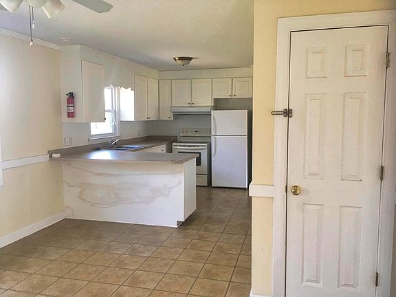 Kitchen before paint touchup