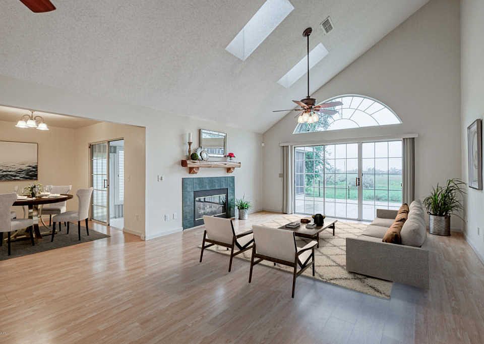 1st image of 348 Village Dr