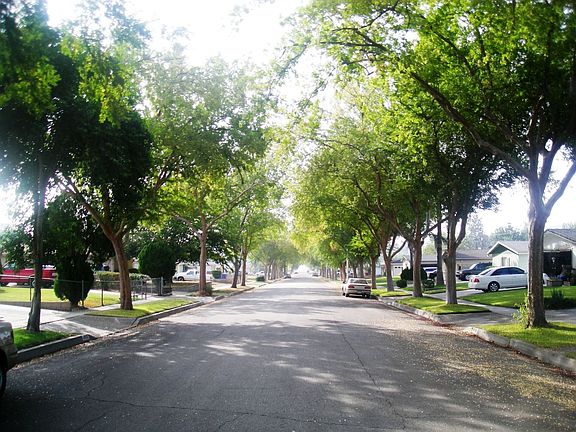 4th image of 4973 N Acacia Ave