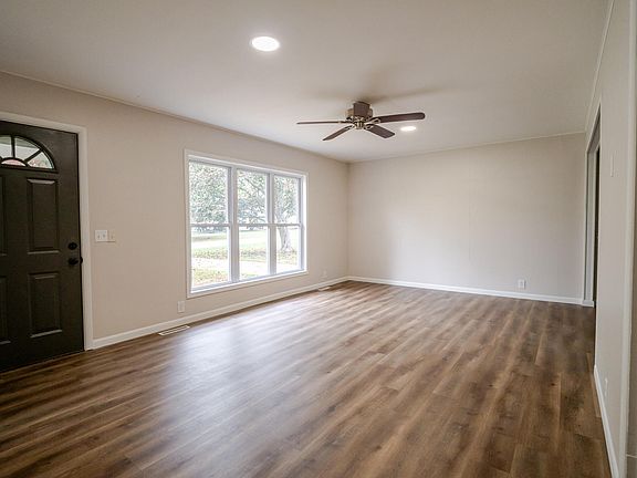 2nd image of 908 W Elm Street
