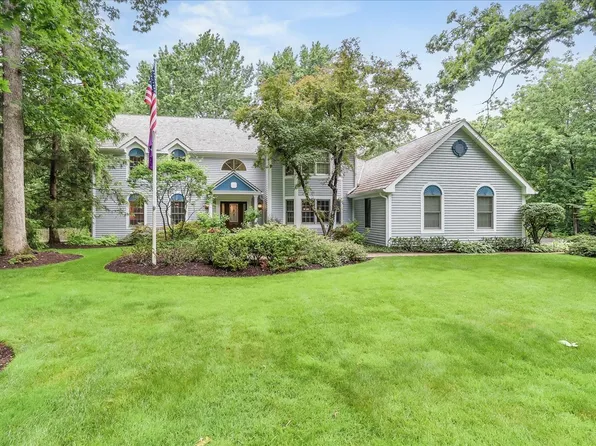 1490 S Ridge Rd, Lake Forest, IL 60045