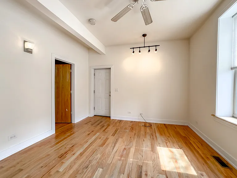 2835 N Damen Ave #R2 — Photo 7