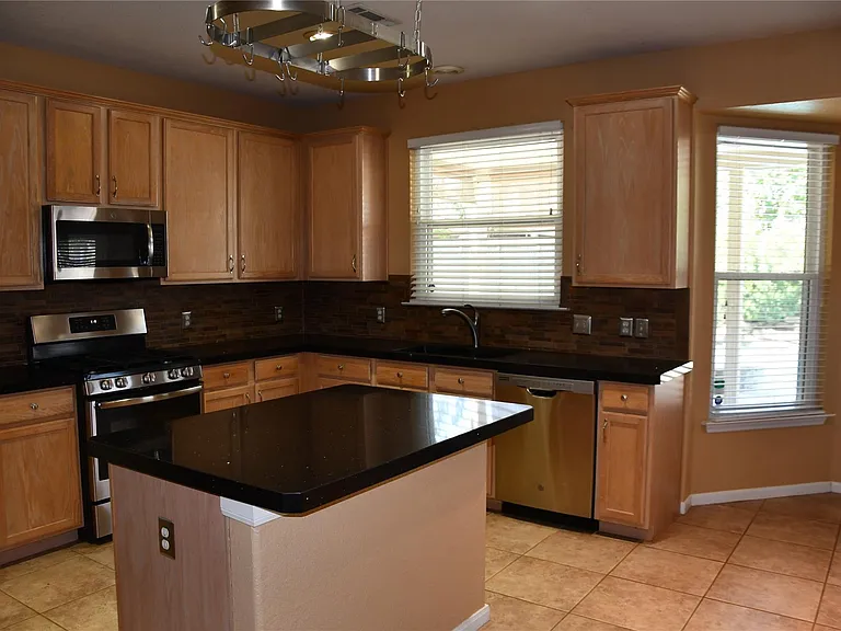 18118 Cypress Valley Ln — Photo 11